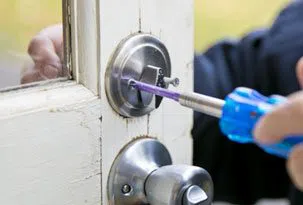 Golden Locksmith Services Plant City, FL 813-324-5874 Golden Locksmith Services Plant City, FL 813-324-5874 - 5-Change-Locks